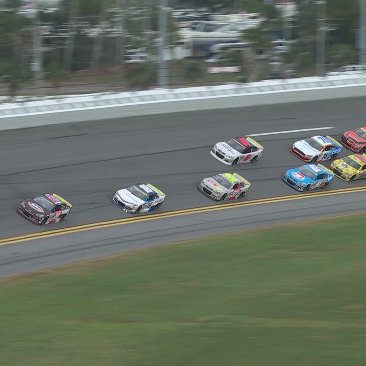BUTTERBEAN GETS IT DONE. Brenden Queen wins the #RideTheDente200 at Daytona International Speedway 🏁