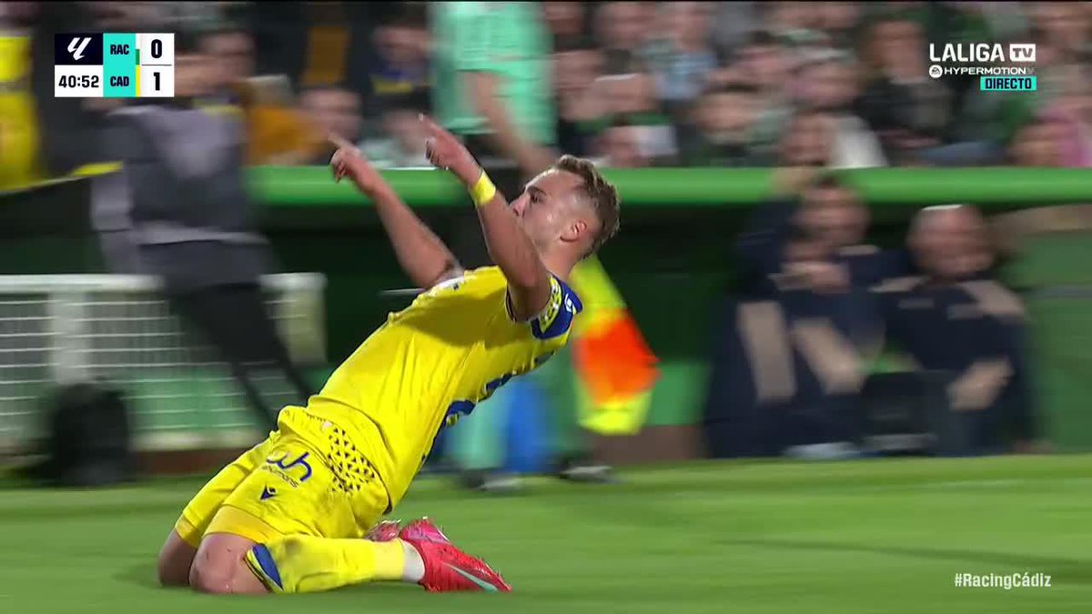¿Es la jugada de siempre? Sí. ¿Le sigue saliendo? También. Vaya chirlo de Javier Ontiveros ☄️ #LALIGAHYPERMOTION