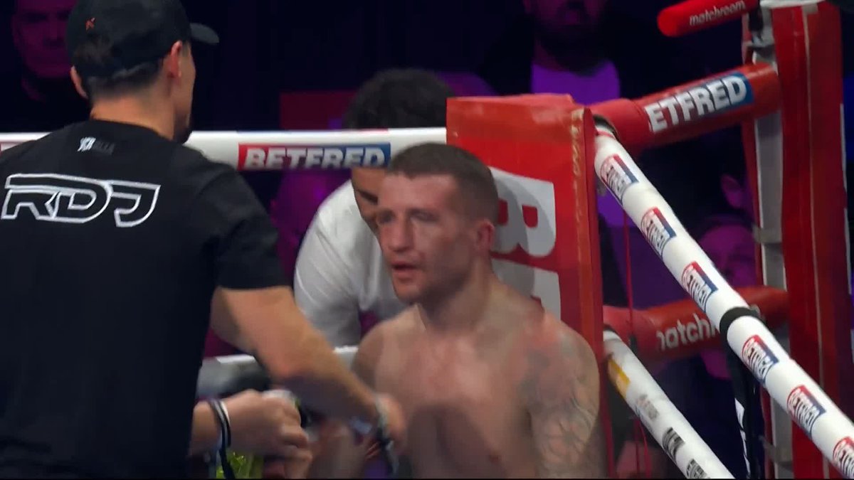 Final plea from trainer Anthony Crolla for Robbies Davies Jr between rounds 🗣️ #McCormackDaviesJr | DAZN Boxing | #CatterallBarboza