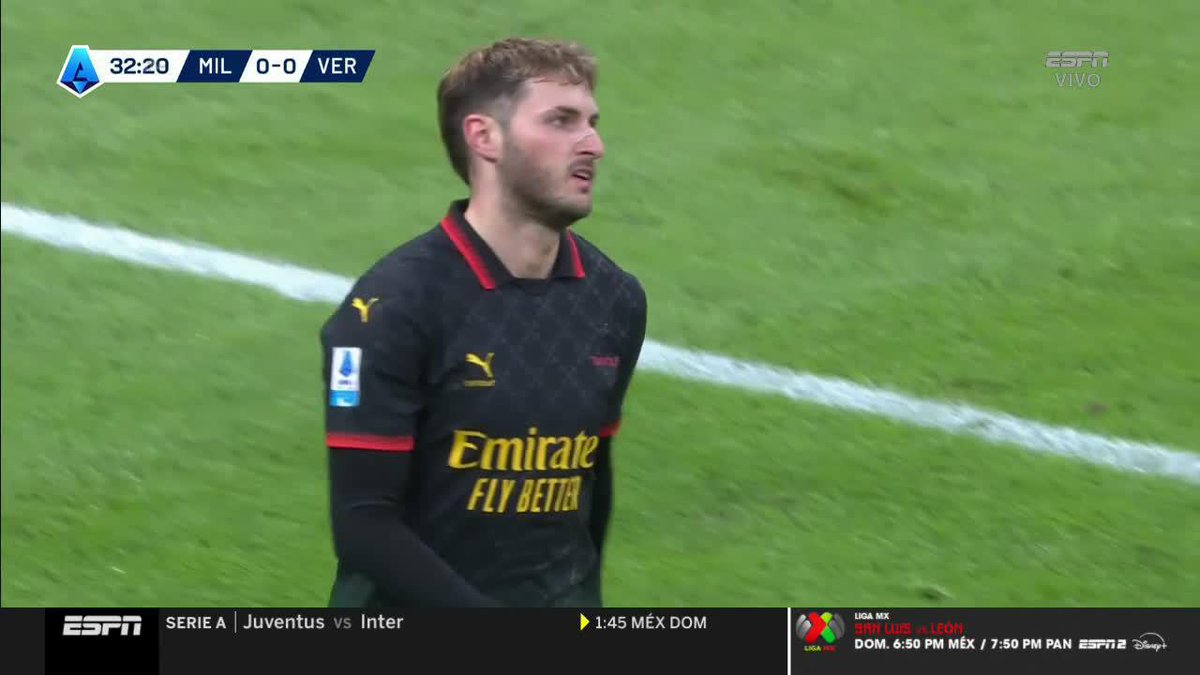 No sé qué me dolió más: que le anularan el GOL a SANTI GIMÉNEZ o el grito del Tuca Ferretti festejando 😖