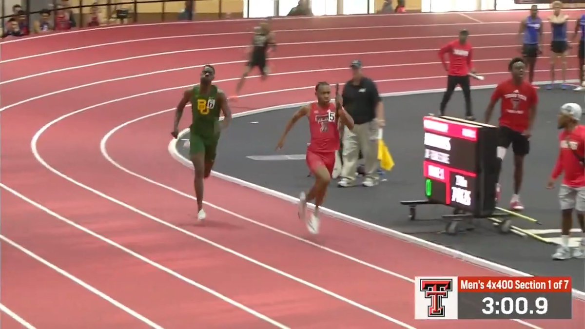 For everyone (that means you🫵) in the mood for an ELECTRIC 4x400m finish! Nathaniel Ezekiel drops a 44.37 anchor for Baylor...INDOORS 😱