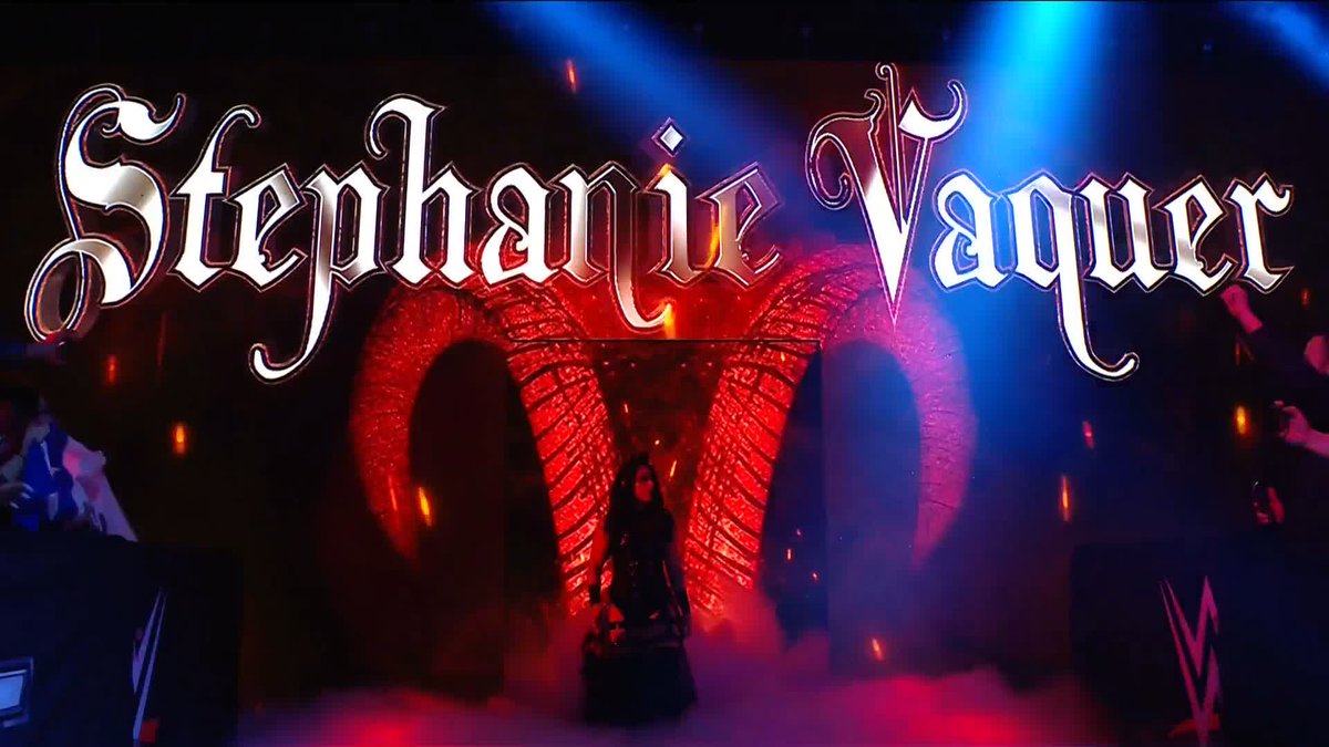 El Dark Angel ha llegado. Stephanie Vaquer ha llegado a #VengeanceDay!
