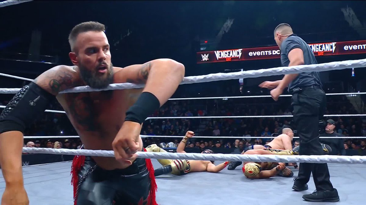 .稲村愛輝 and Josh Briggs are putting on a show! 😱 #VengeanceDay