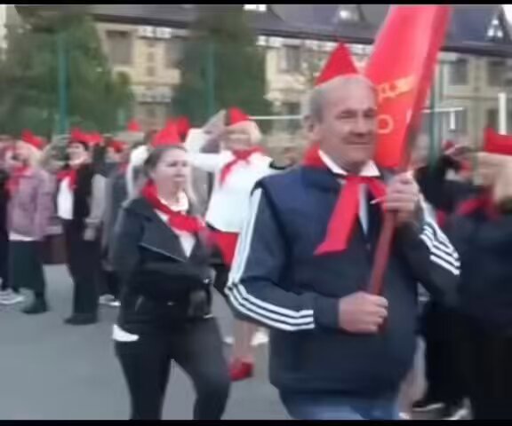 Вы не поверите…. Они теперь покупают путевки в пионерские лагеря. 35+. Хотя на вид им больше. В мире нет столько психиатров, сколько им нужно бы впоследствии на работу в эту страну. А в ГУЛАГи когда начнут путевки продавать?