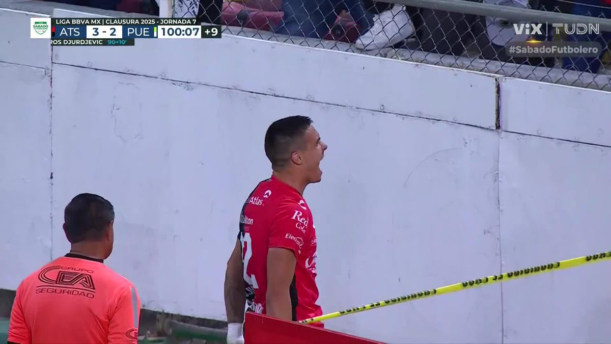 O sea si es un golazo pero vean al Wacho jajajaj, tiene como autismo no?