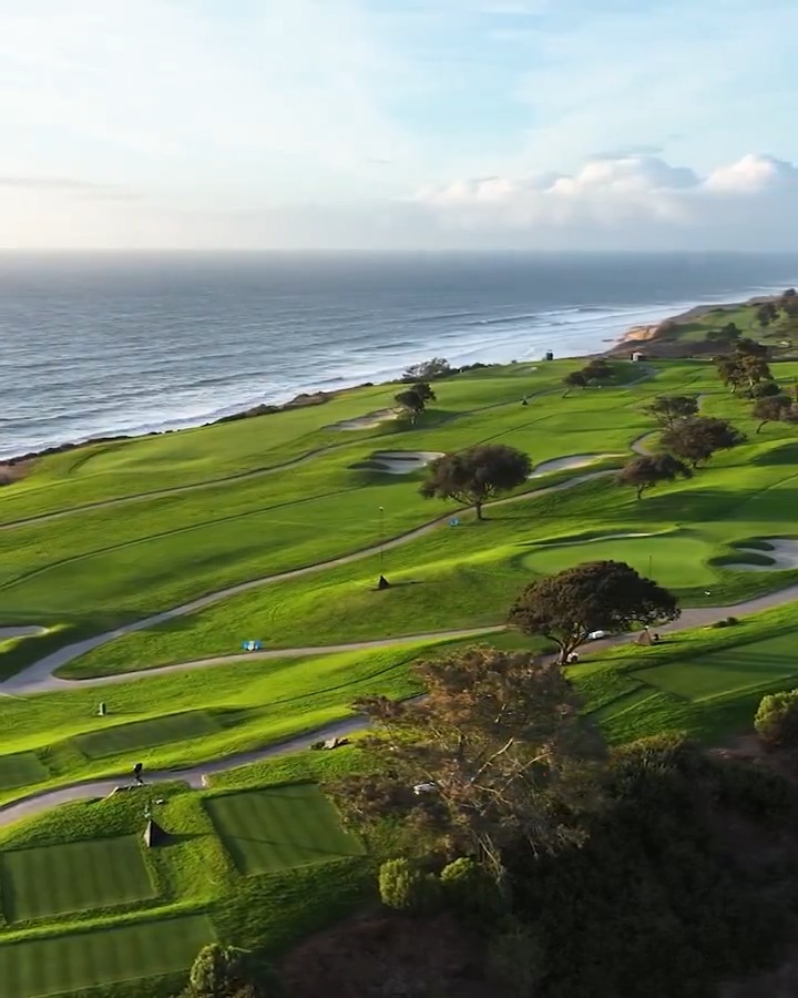 Sunday at Torrey Pines awaits 🌅