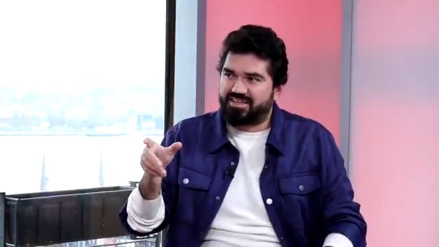 Rasim Ozan Kutahyalu li Stûdyoya Rûdawê ya Stenbolê dest bi kursa kurdî kir:) Di hînbûna kurdî de serkeftin Rasim Ozan Kütahyalı