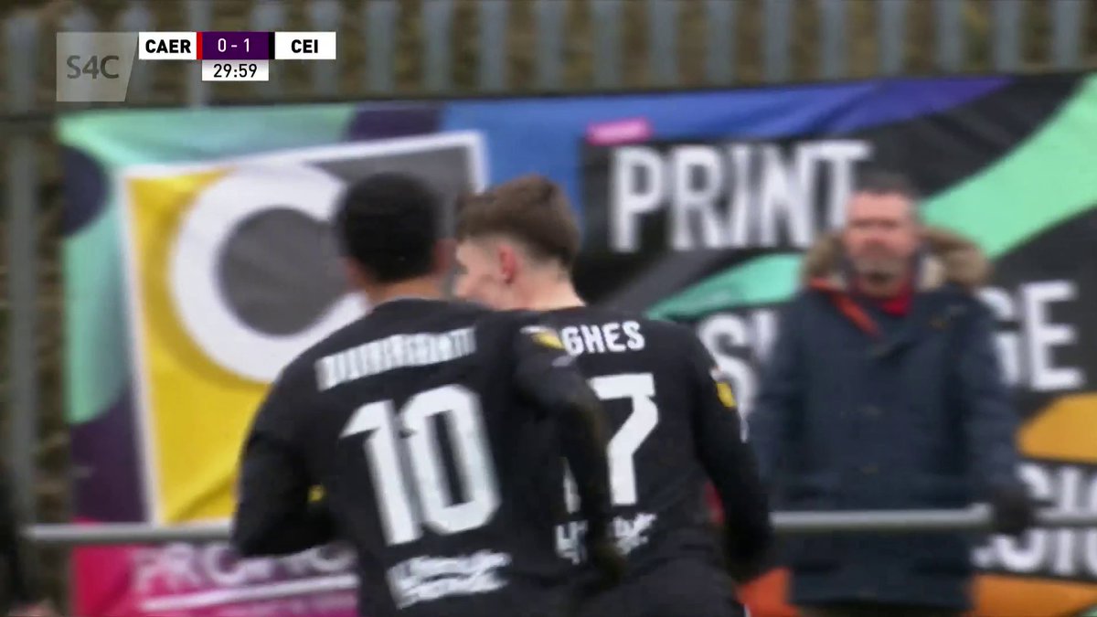 Am gôl gan Rhys Hughes 🎯 Connah's Quay Nomads FC take the lead as Hughes curls it into the top corner at Cwrt-yr-Ala! 📺 S4C | #CwpanCymruJD