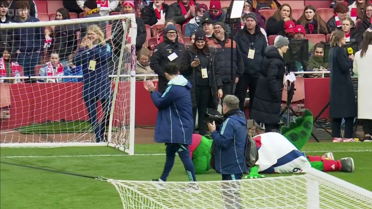 Nightmare for Gunnersaurus here 😥😂 #WSL #BBCFootball