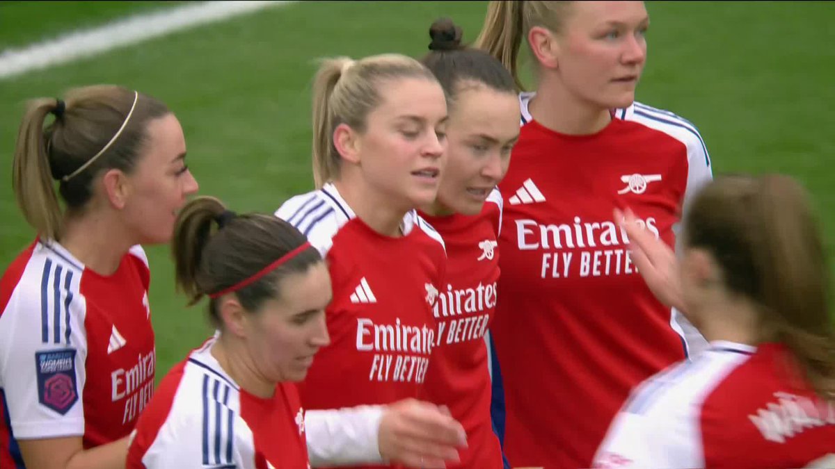 WHO ELSE BUT ARSENAL'S NUMBER 23 🤩 Russo with a sublime finish! 🌟 #BarclaysWSL Arsenal Women