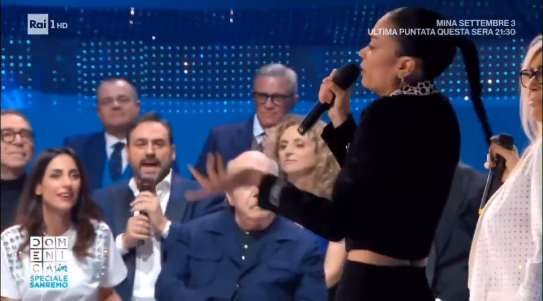 - Che cosa è successo ieri sera? - Niente, sono le cazzate che scrivete voi #Sanremo2025 #DomenicaIn