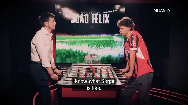 Face-Off: João Félix 🔴⚫ Getting to know our newest Portuguese over a friendly game of table football: watch more on our YouTube channel 📽️ #DNACMilan #SempreMilan
