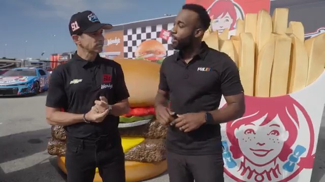 #ad Hélio Castroneves is racing toward victory and is keeping things fresh with Wendy’s in Daytona. With the help of Josh Sims and Wendy’s, Hélio is geared up for success both on and off the track. #FreshNeverFrozen