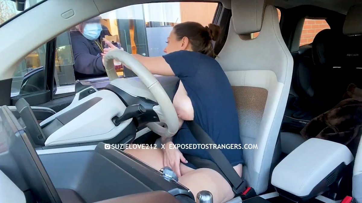 Slut flashes tits and masturbates while buying a takeout at a drive-thru #porn #publicmasturbation