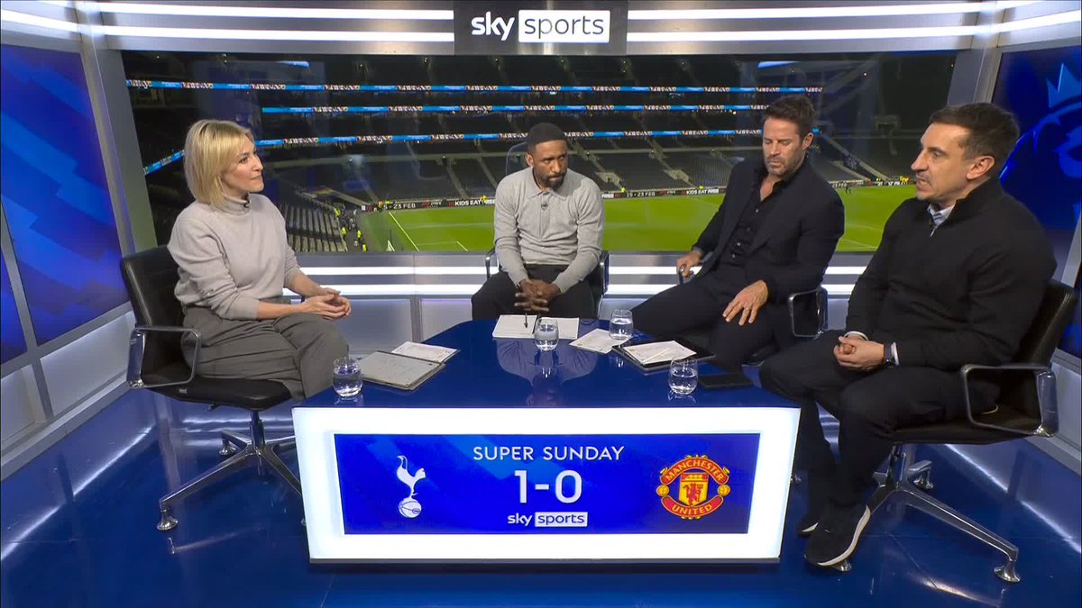 "He's fronting the whole club!" Gary Neville explains why he feels sympathy for Ange Postecoglou, and enjoying watching Spurs play 💬