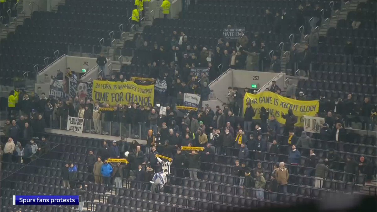 "They think they can play Football Manager, and they can't!" Gary Neville on the issue with Tottenham Hotspur's ownership amid protest and unrest in North London 🤔