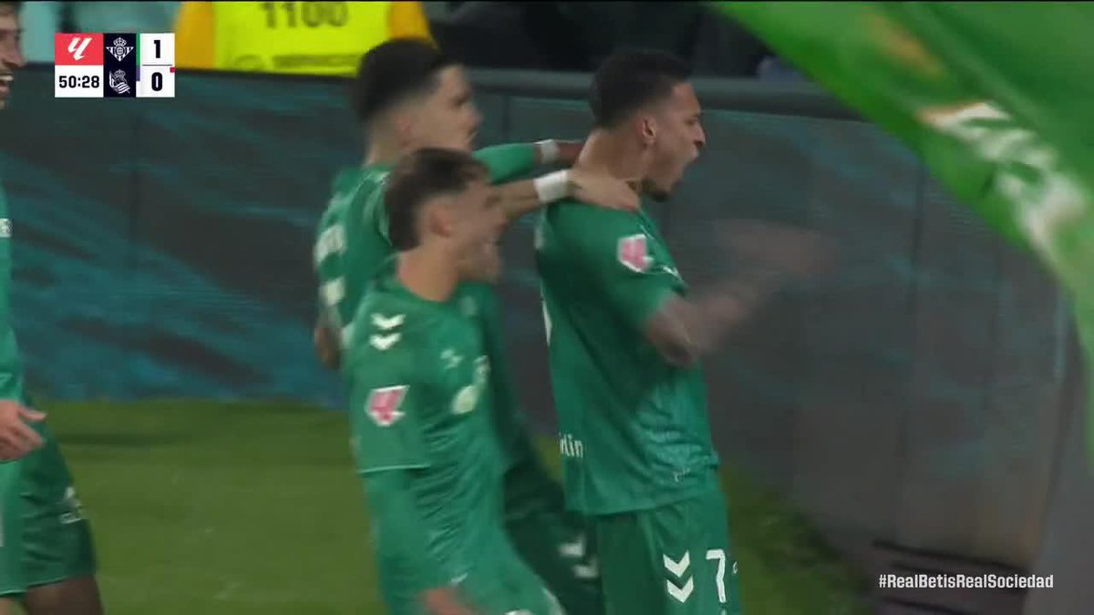 ANTONY WITH A SENSATIONAL VOLLEY TO GIVE REAL BETIS THE LEAD!! THREE GOALS IN FOUR GAMES AT BETIS! UNREAL! 🔥