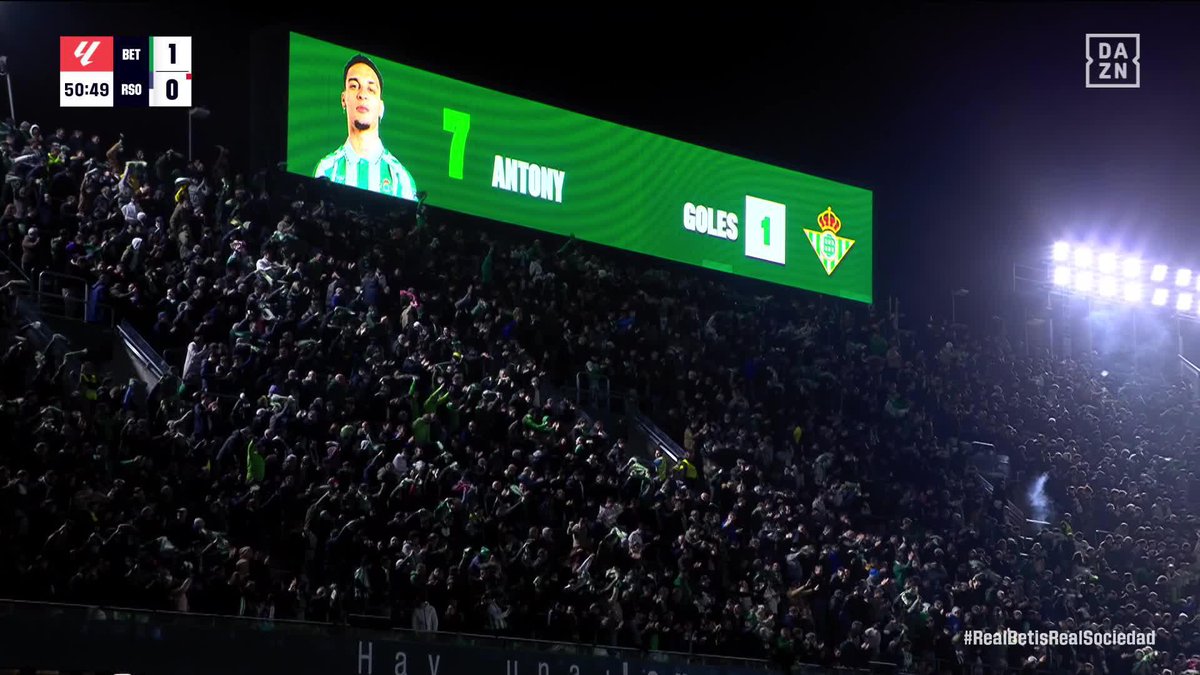 Tres goles en los últimos tres partidos. Antony se está saliendo con la camiseta del Real Betis Balompié 🌴💚 💚🤍 #LALIGAenDAZN ⚽️