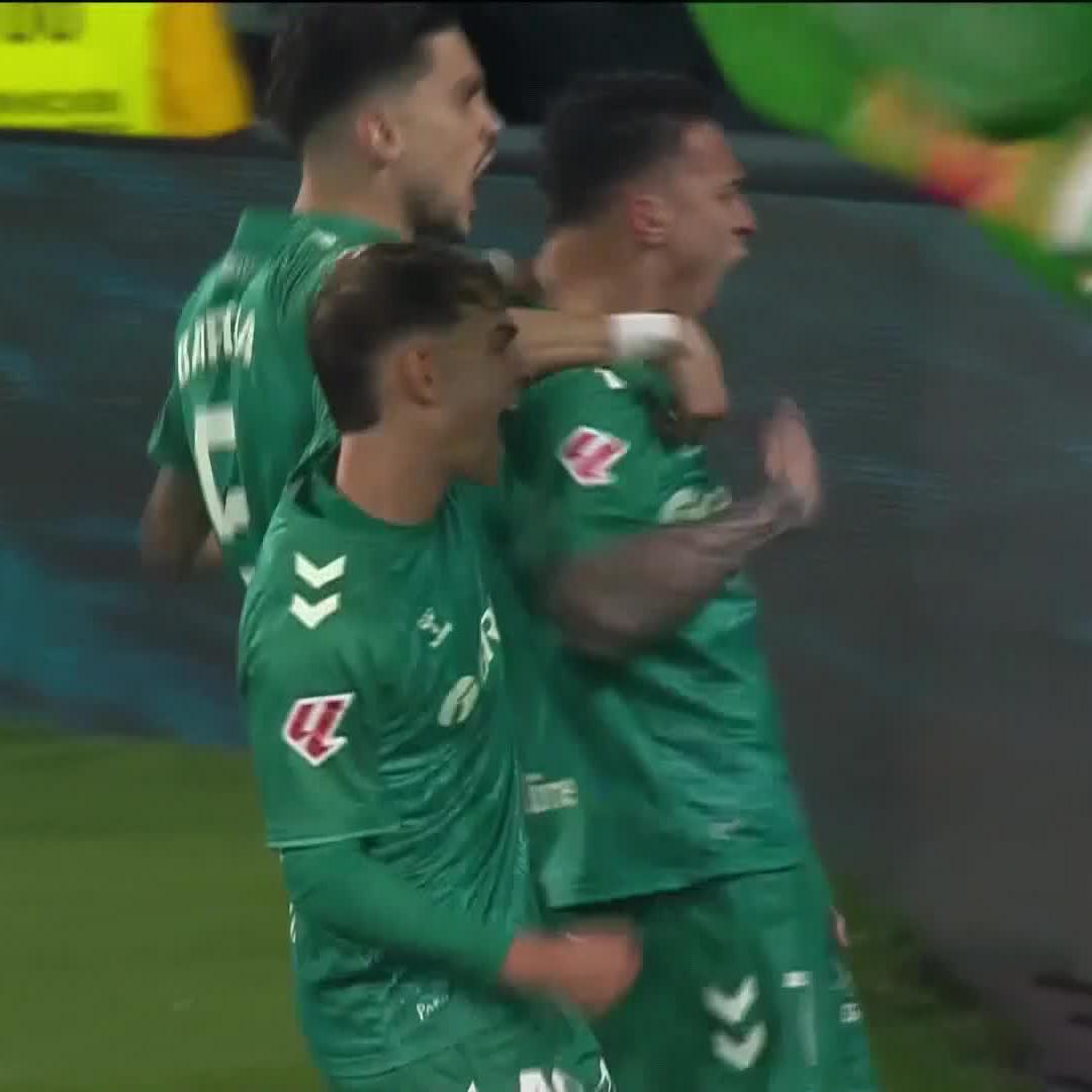 Was macht Antony eigentlich so? Gesprungene Volleytore für Betis! 🔥 #DAZNmoment #LaLiga