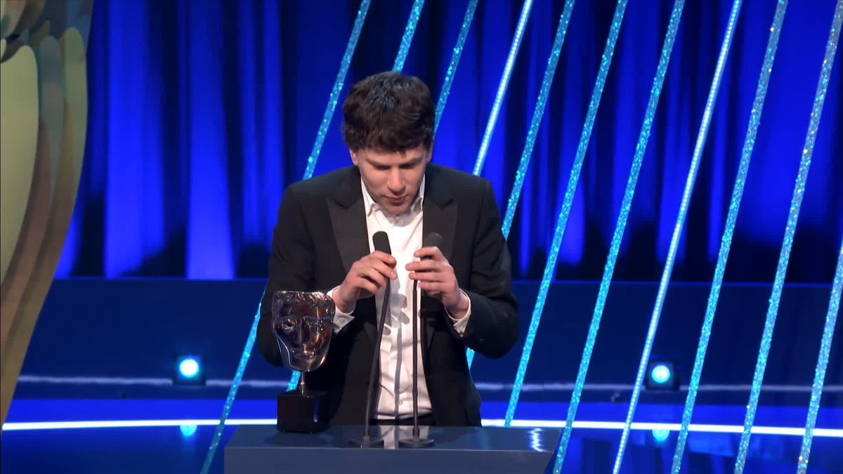 Jesse Eisenberg mentioning that his wife made him backpack through Venezuela when they first started dating. 🥹