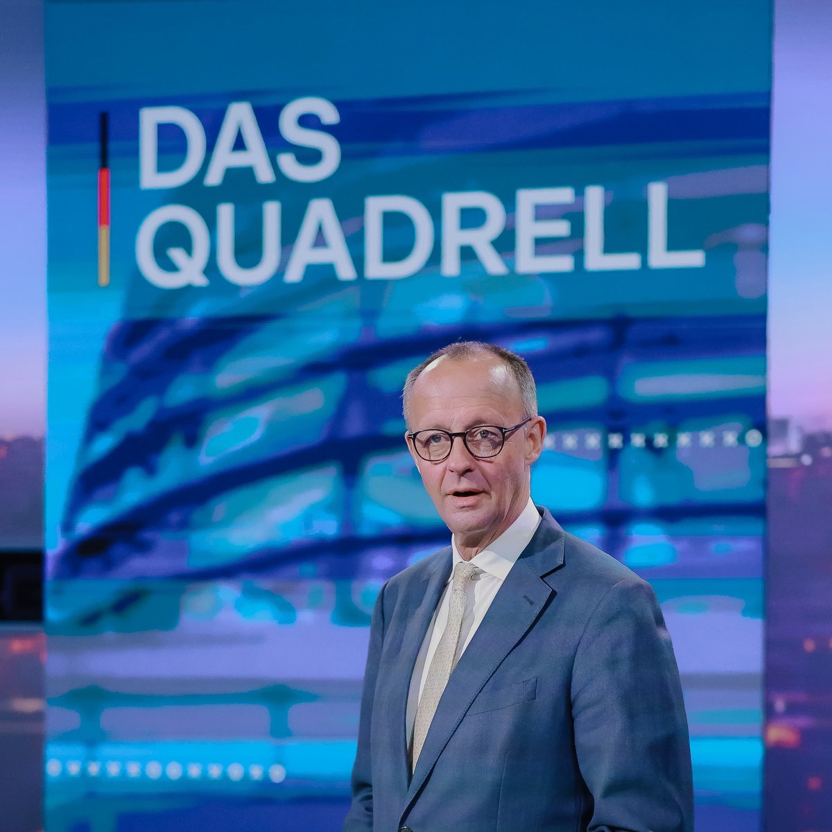 โWir haben ein richtig gutes Programm fรผr Deutschland. Ich mรถchte eine Regierung fรผhren, die aufhรถrt, zu streiten, die dafรผr sorgt, dass Deutschlands Stimme in Europa wieder gehรถrt wird. Dafรผr setze ich mich mit aller Kraft ein.โ (tm) #Quadrell