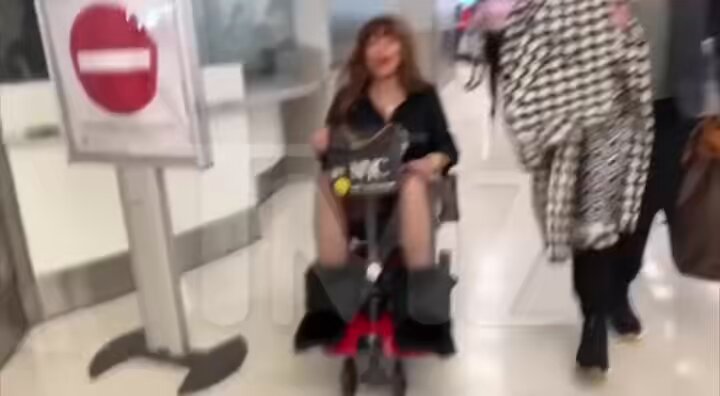 🔥🚨DEVELOPING: Hollywood TV star Wendy Williams was spotted on a scooter at the Miami Inter Airport after going viral on the internet when TMZ released footage of Williams pleading to be released from a care facility. Williams is still currently in a fight for guardianship.