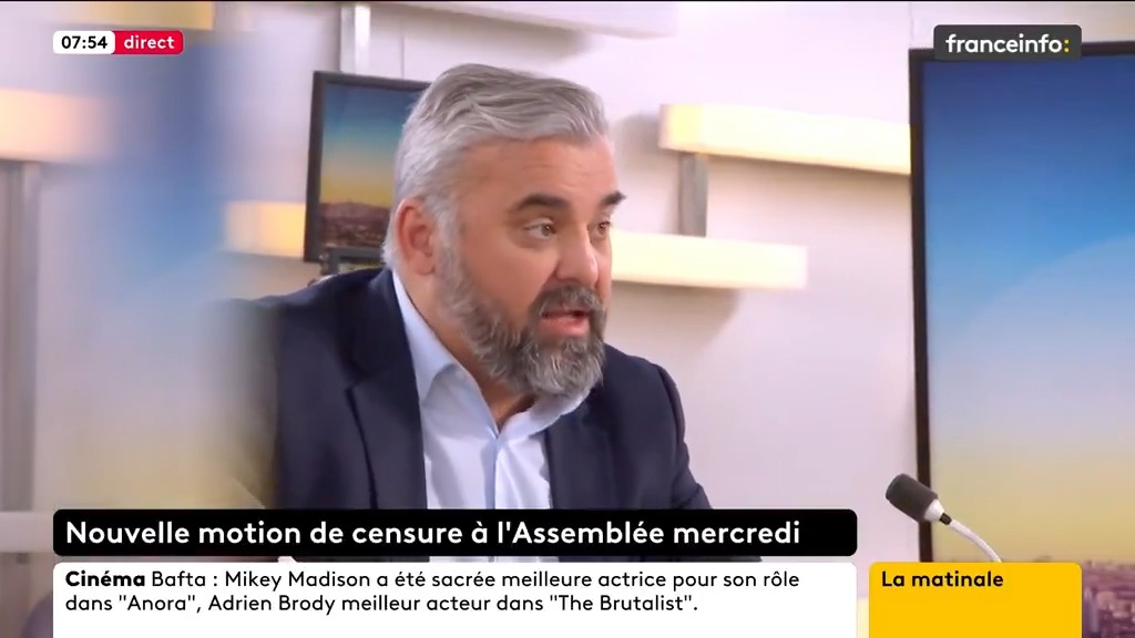 La menace de la victoire de l'extrême droite doit amener la gauche et les écologistes à rester unis ! Toute division conduira à coup sûr à la défaite et cela ne profitera qu'à Macron et au Rassemblement National. #FranceInfo