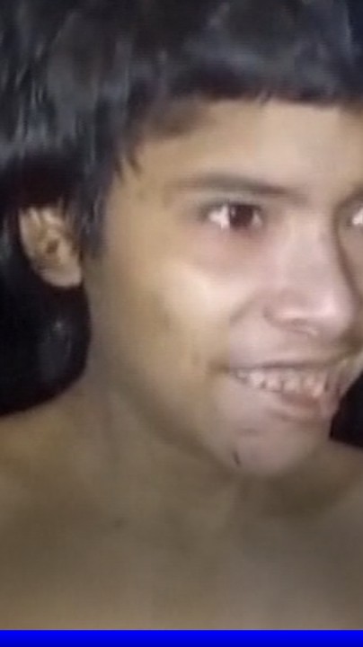 Un membre d'une tribu isolée en Amazonie rencontre pour la première fois le monde extérieur