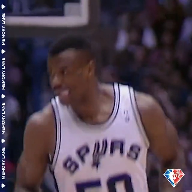 31 yıl önce bugün: David Robinson, NBA tarihinin son quadruple-double'ına imza attı. 🔸 34 sayı 🔸 10 ribaund 🔸 10 asist 🔸 10 blok