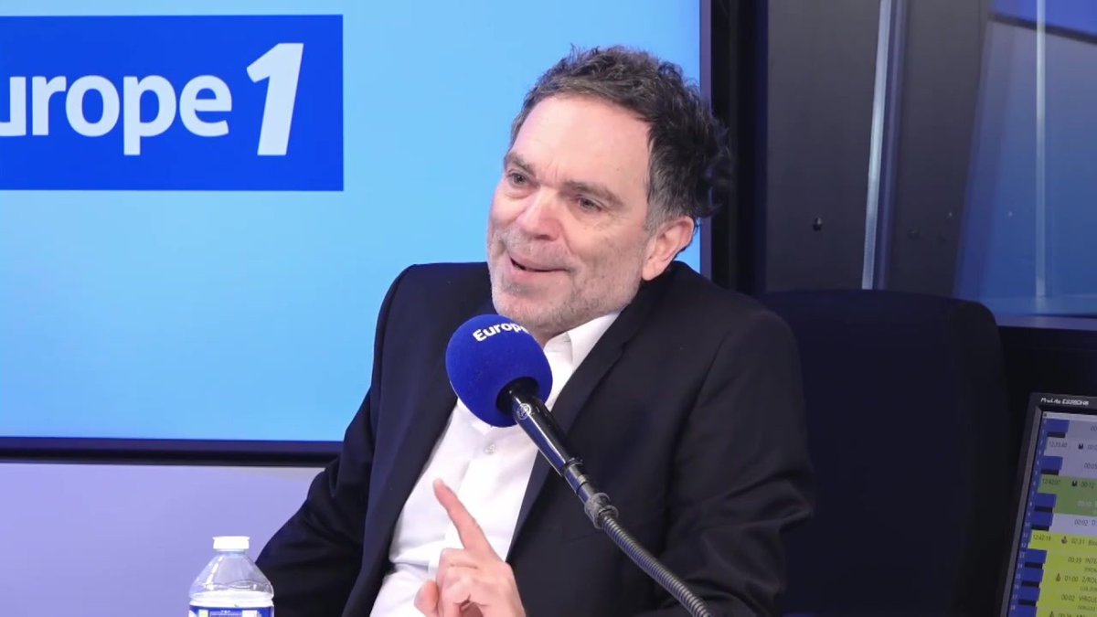 Si j’ai bien compris, si Yann Moix est un gros dégueulasse, c’est parce qu’il y a un complot de la bien pensance parce qu’il n’est pas de gauche. Attention, contenu vomitif.
