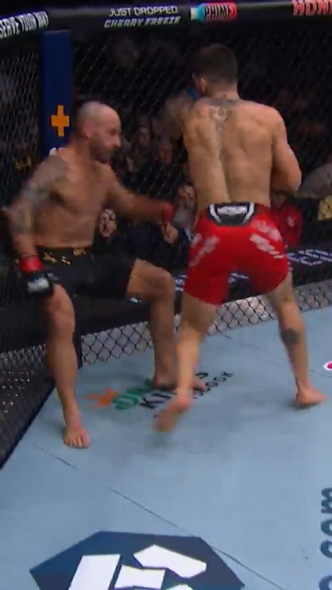 El Matador's Crowning Moment 🇬🇪 🇪🇸 #OnThisDay in 2024: @TopuriaIlia KO'd Alex Volkanovski to become a UFC champion 🏆 Rewatch in full on UFC FIGHT PASS 📺