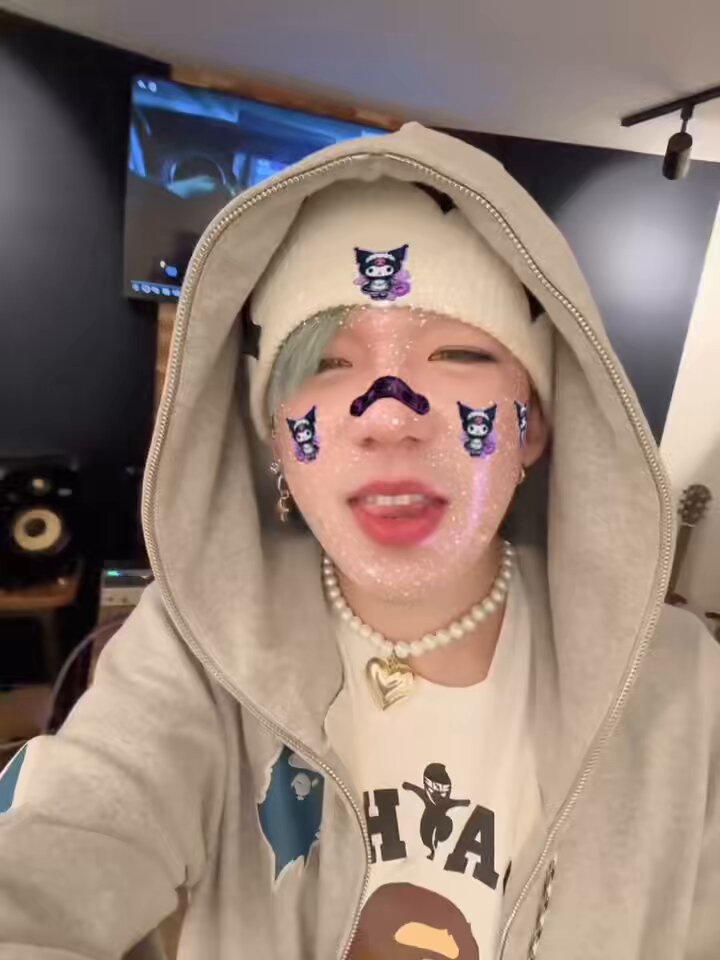 でけえ服着てチルってダラダラすんのがBomBapだと思ってる🥶🥶？？