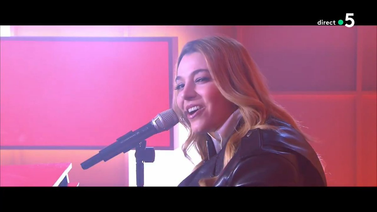 🎵 Santa interprète son titre "La différence" en live dans #CàVous 🎵