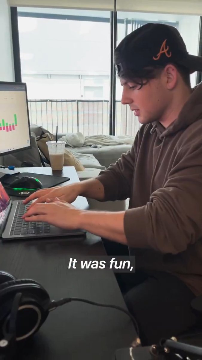 I built the most popular app in the world at 18 years old. Here's the story 👇