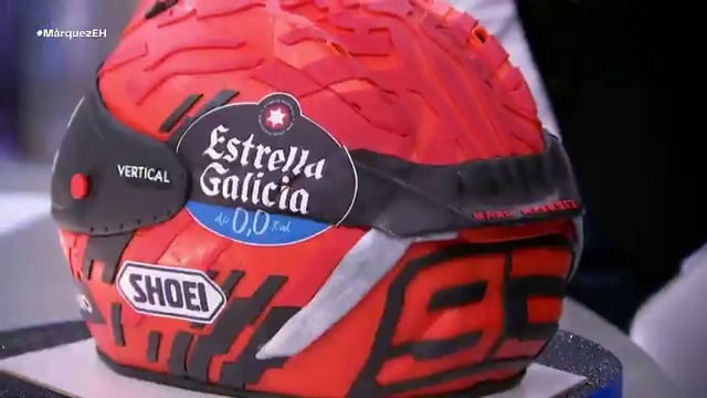 🔥 Alex Márquez le da una sorpresa a Marc Márquez trayéndole una tarta muy especial ¡Gracias a Estrella Galicia 0,0 por la colaboración! #MárquezEH