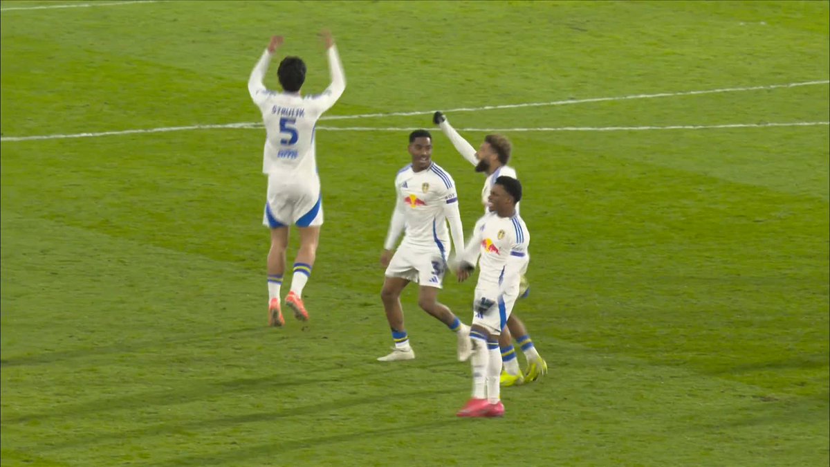 Elland Road is ROCKING! 🏟️🎶
