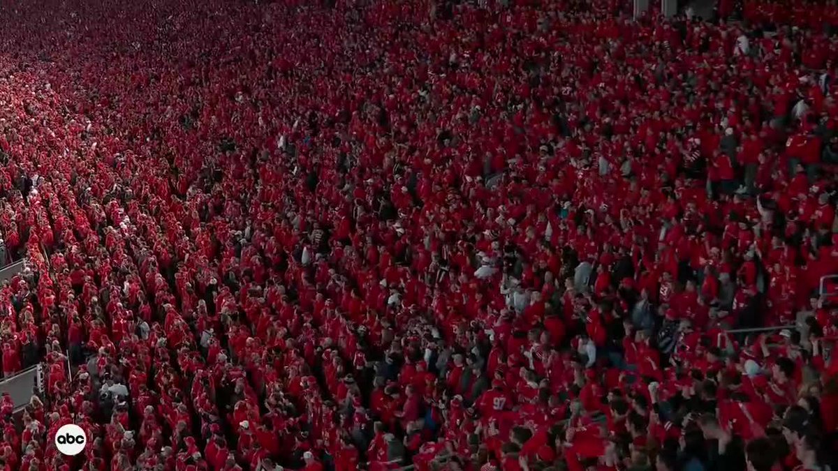 This is the atmosphere players and fans deserve. Give us more night games
