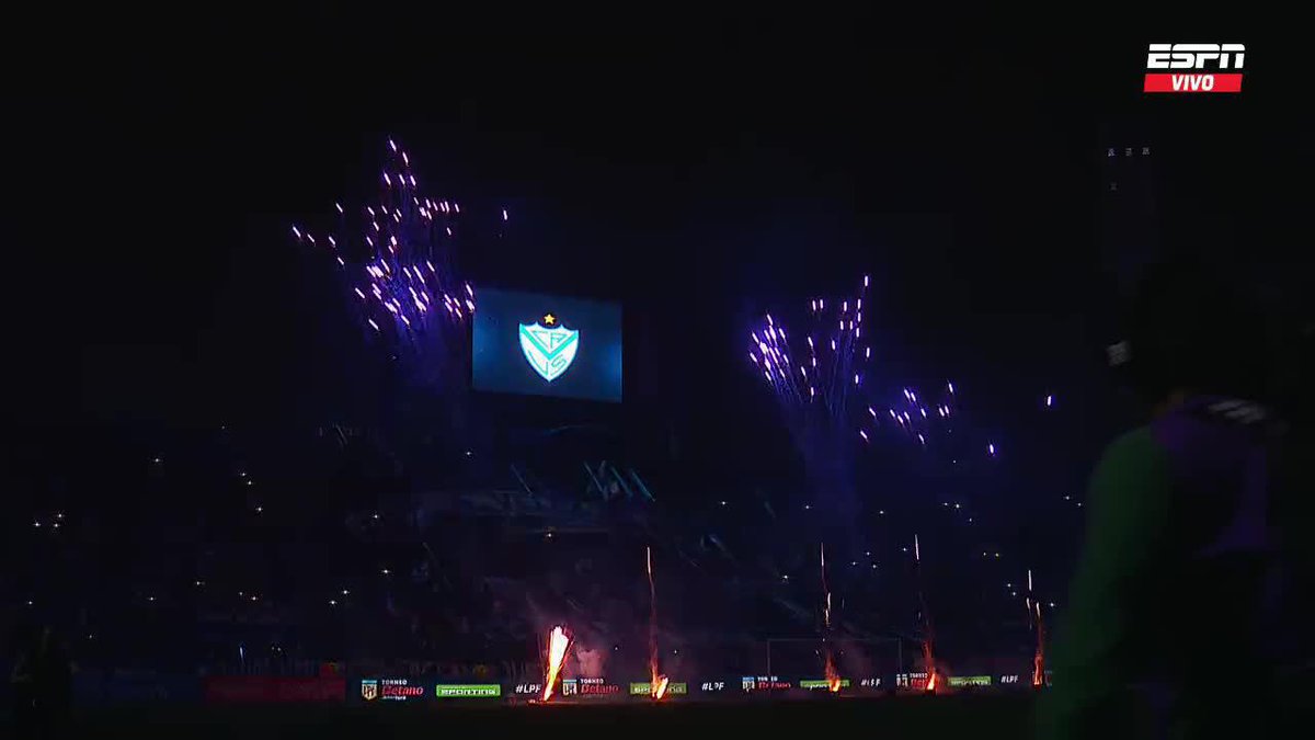 Vélez tiene literalmente 0 GOLES en lo que va de #TorneoApertura y así lo recibe su gente en Liniers: ¡una locura! 👏🏻 📺 #ESPN