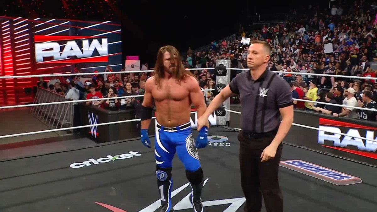 Bron Breakker just SPEARED Dominik Mysterio and the dogs are BARKING tonight! 💥💥💥 #RawOnNetflix