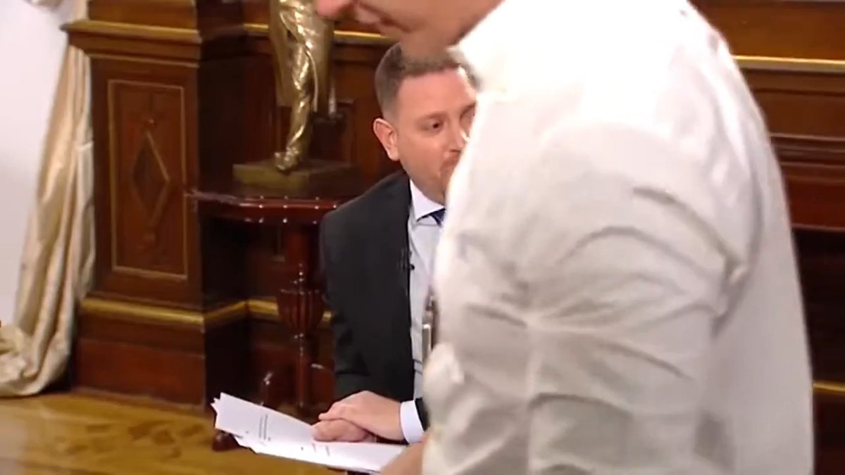 "Santiago Caputo": Por comentarios sobre la versión sin editar que publicó TN de la entrevista de Jonatan Viale a Javier Milei