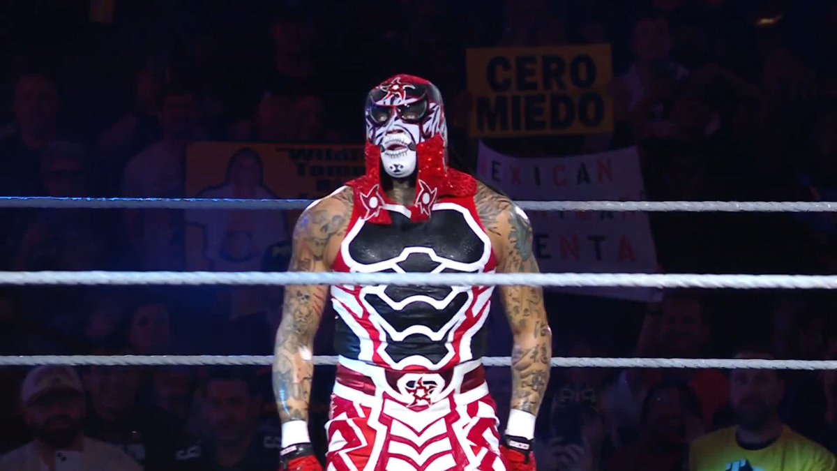 Penta está listo para mantener su invicto en #WWERaw 🇲🇽😎👌