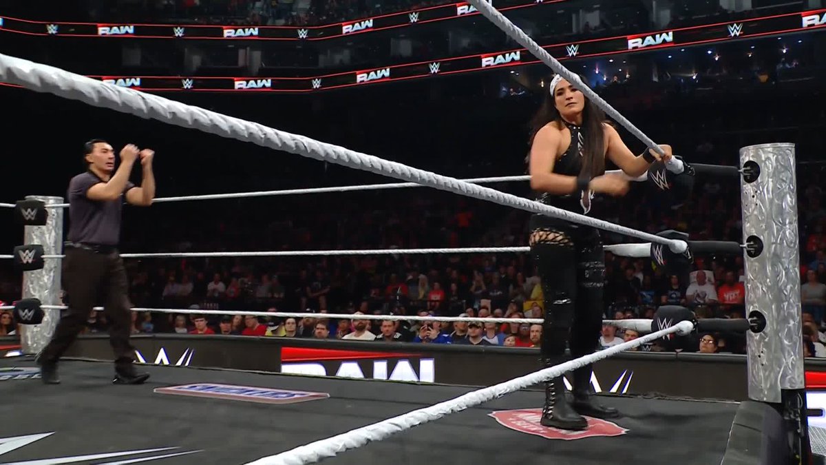Who will earn the final spot at #WWEChamber?!