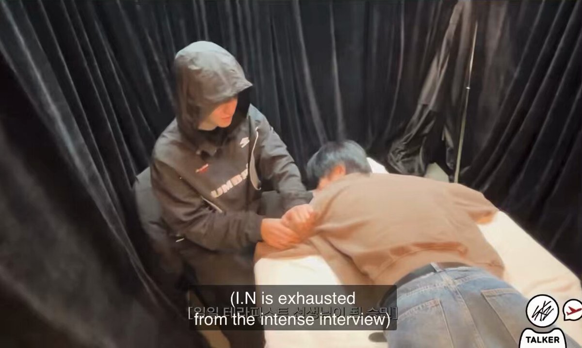 SEUNGMIN GIVING A MASSAGE TO JEONGIN WHILE THE ACTUAL PHYSICAL THERAPIST WAS FILMING THEM LMAO THIS IS SO FUNNY