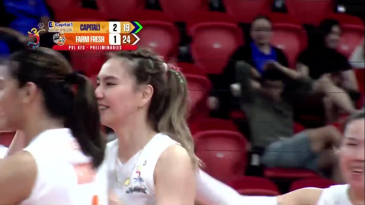 RADICAL MOVE 💥 Rachel Anne Daquis delivers the goods for the Farm Fresh Foxies in the fourth set, forcing a decisive fifth set in their matchup against the Capital1 Solar Spikers in the 2024-25 PVL All-Filipino Conference. #PVL2025 #TheHeartofVolleyball #OneSports