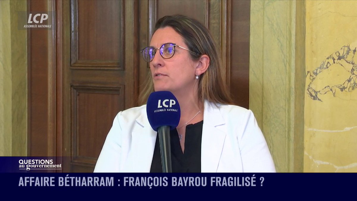 #Bétharram : "Quelques années après, nous avions un ministre de la Formation professionnelle, il s'appelait Jean-Luc Mélenchon", déclare Perrine Goulet. "Quand il était ministre, il n'y avait pas de formation professionnelle" dans l'établissement, répond Claire Lejeune. #DirectAN