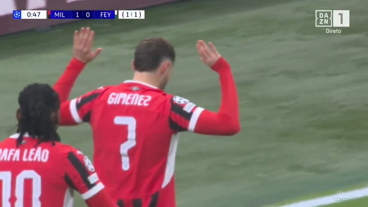 Santiago Gimenez demorou menos de um minuto a empatar a eliminatória contra a ex-equipa.