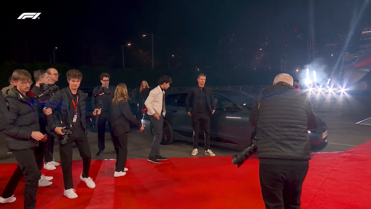 First to hit the #F175LIVE red carpet - it's the NEUVILLE IS GOD boys 💚