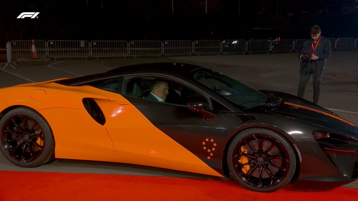Zak and Oscar 👋 That McLaren... 😍 #F175LIVE McLaren Mastercard Formula 1 Team