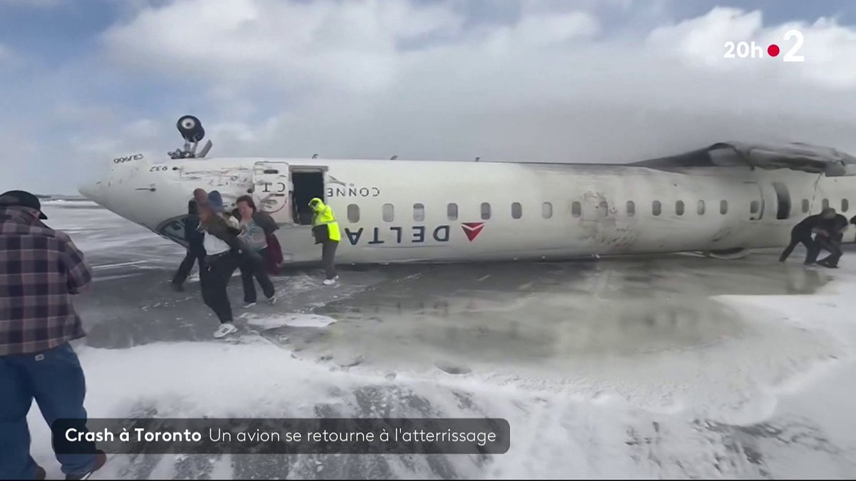 🇨🇦 Du jamais-vu à Toronto : un avion s'est retourné sur la piste d'atterrissage. Par miracle, les passagers à bord de l'appareil ont tous survécu. 18 personnes sont blessées, dont 3 dans un état grave. #JT20h