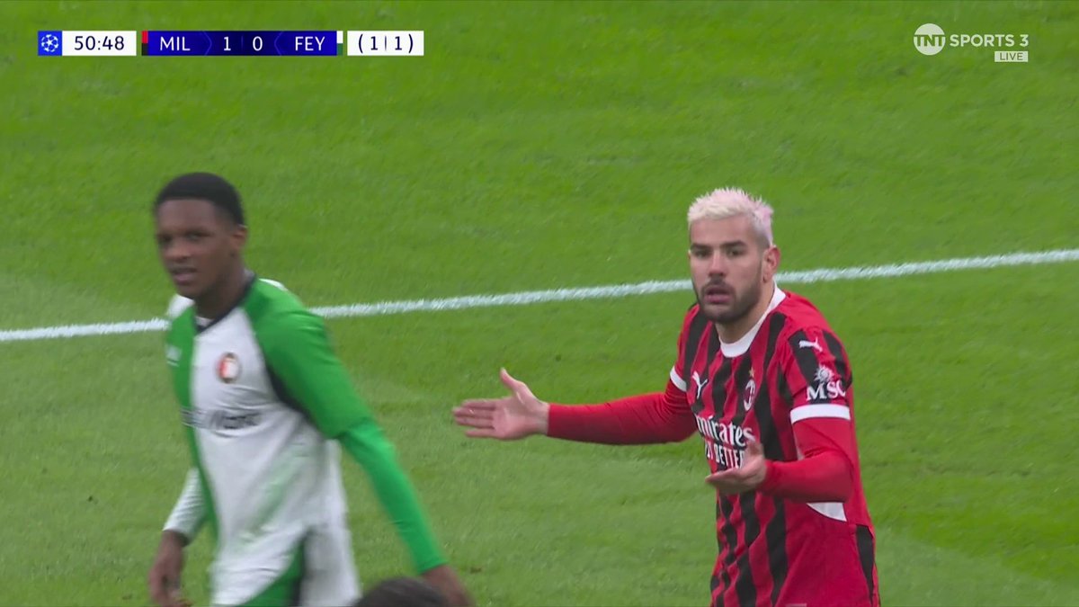 Brilliant refereeing here👏👏👏 Didn’t bottle sending him off for a dive… European referees are so much better than the ones we have in the Premier League